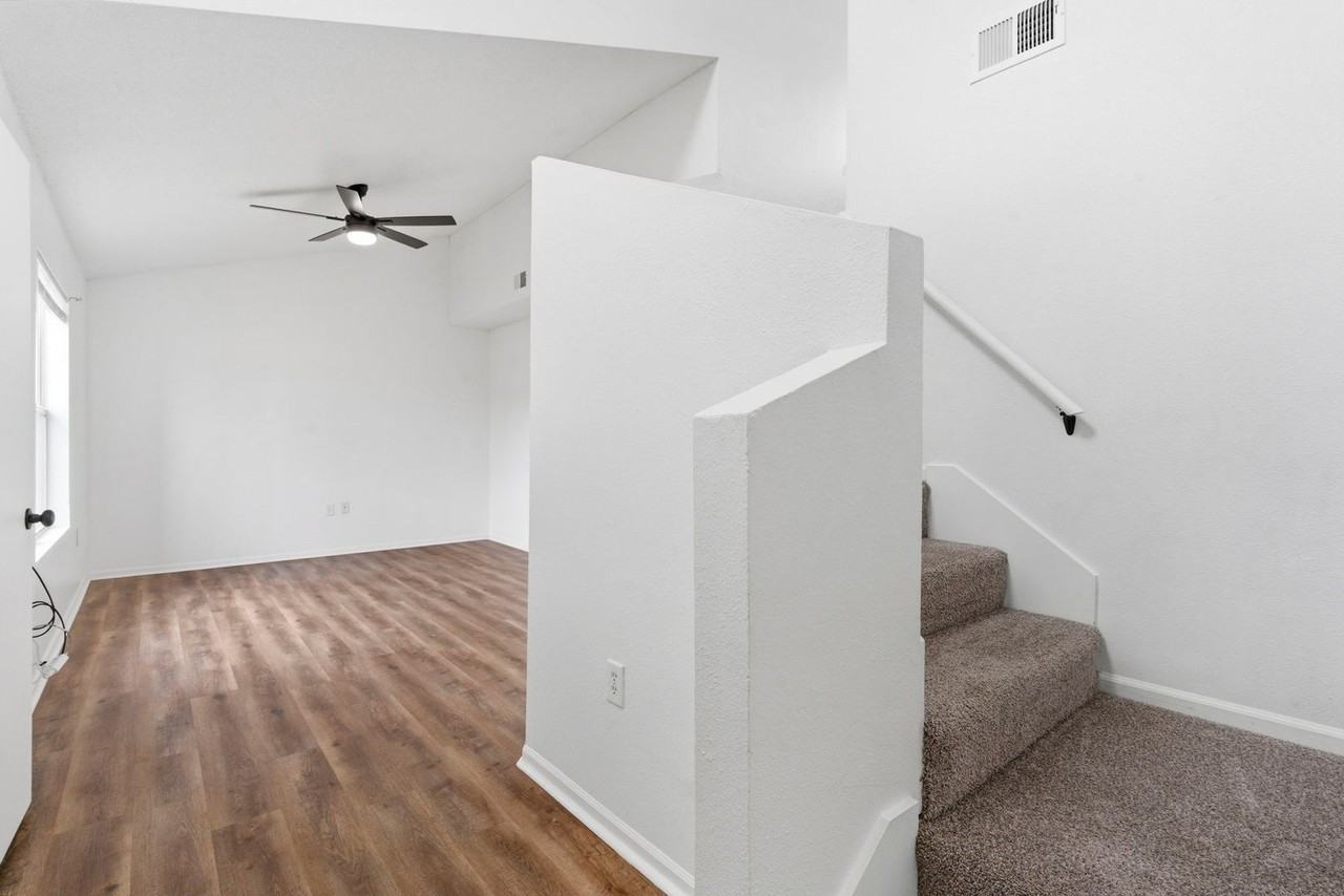 Pickwick Place - Photo 3 of 50