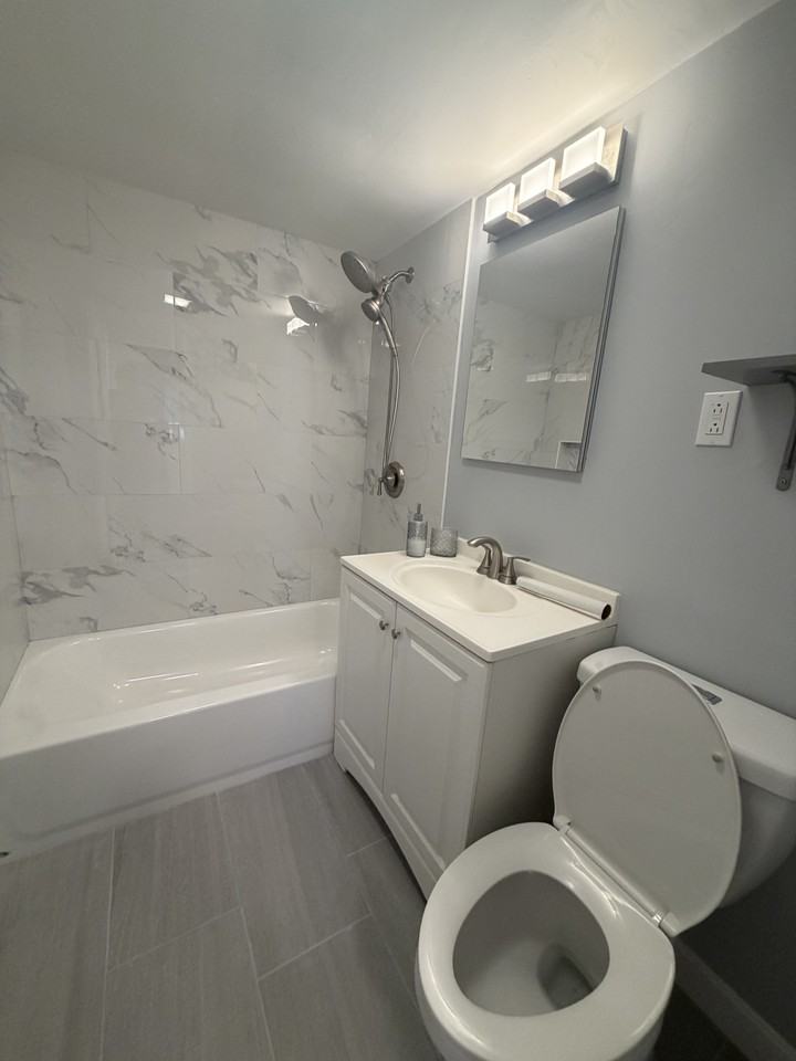 107 Spring St #4 - Photo 3 of 8