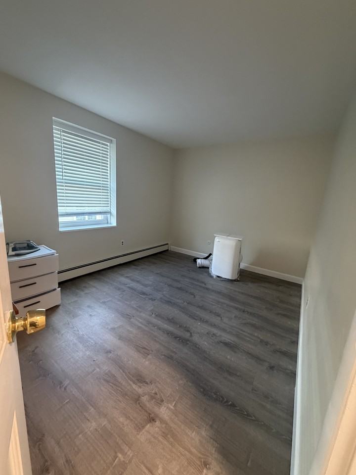 107 Spring St #4 - Photo 4 of 8