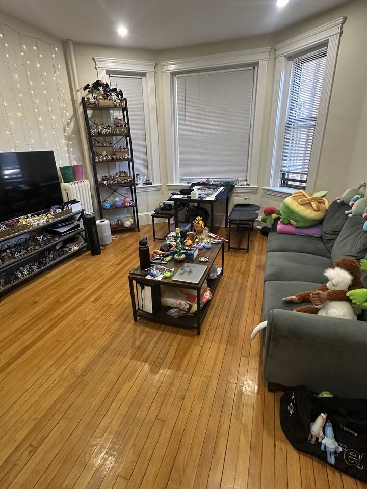 215 Harvard Ave #4 - Photo 2 of 7