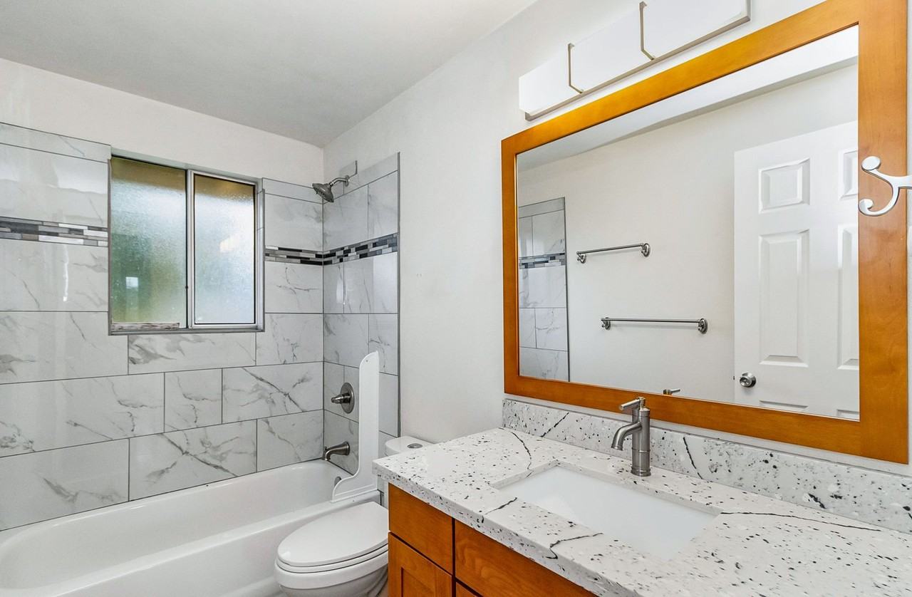 123 Maple Ave - Photo 3 of 10