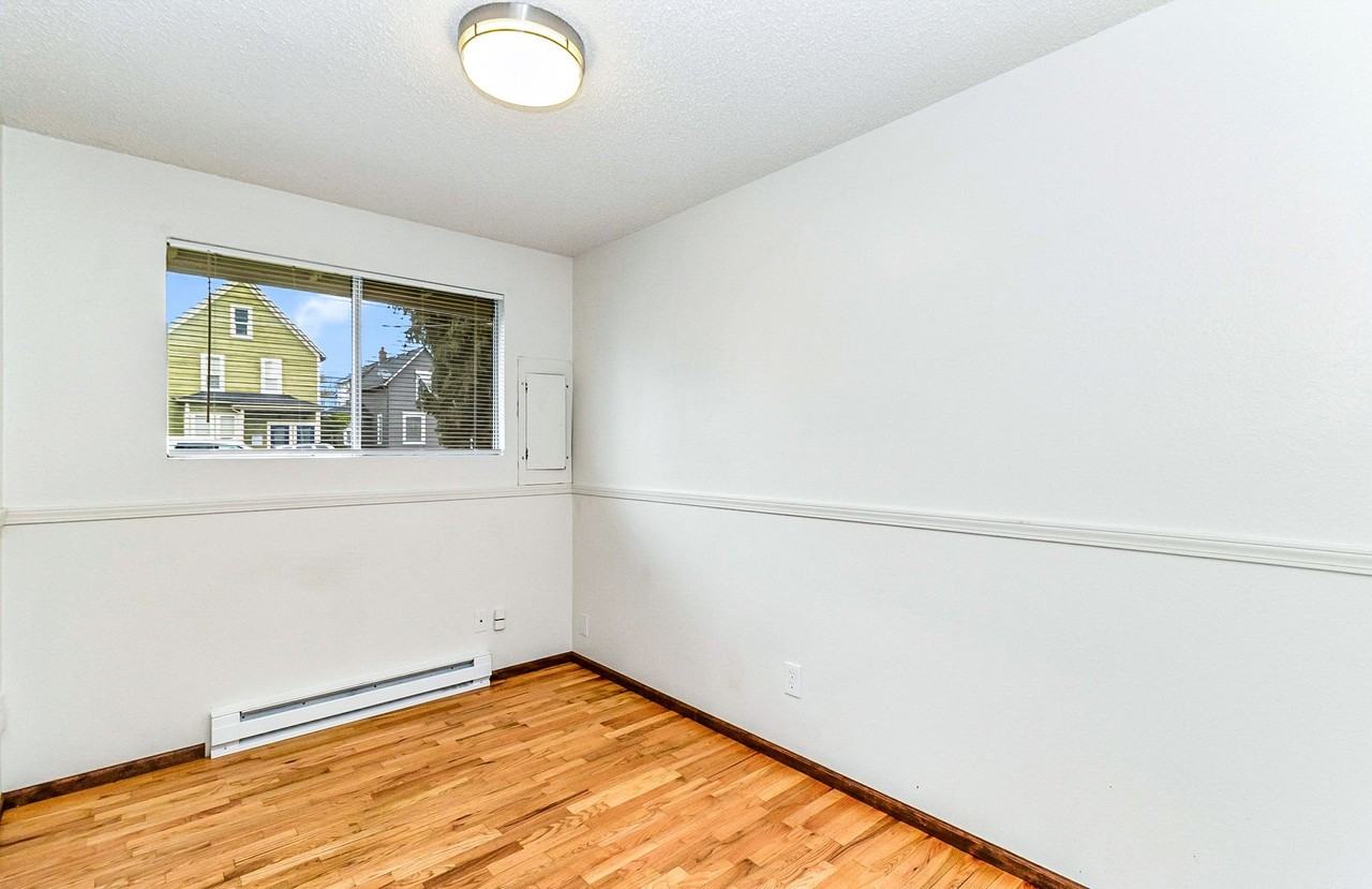 123 Maple Ave - Photo 4 of 10