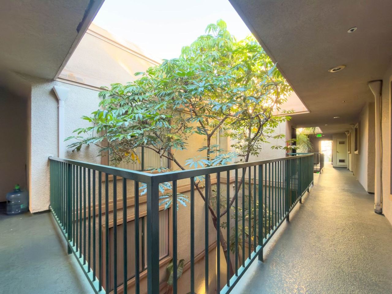 426 N Maryland Ave #301 - Photo 2 of 25