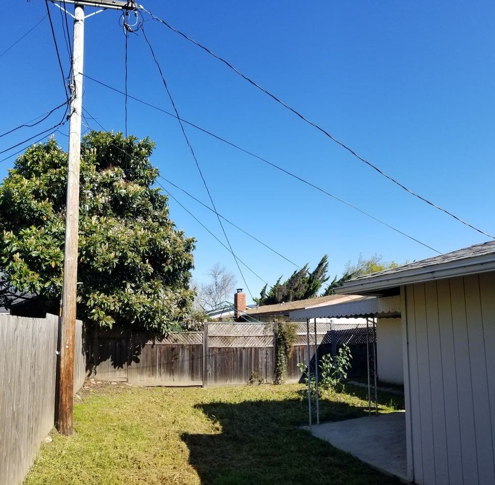 1521 Newport St - Photo 3 of 44