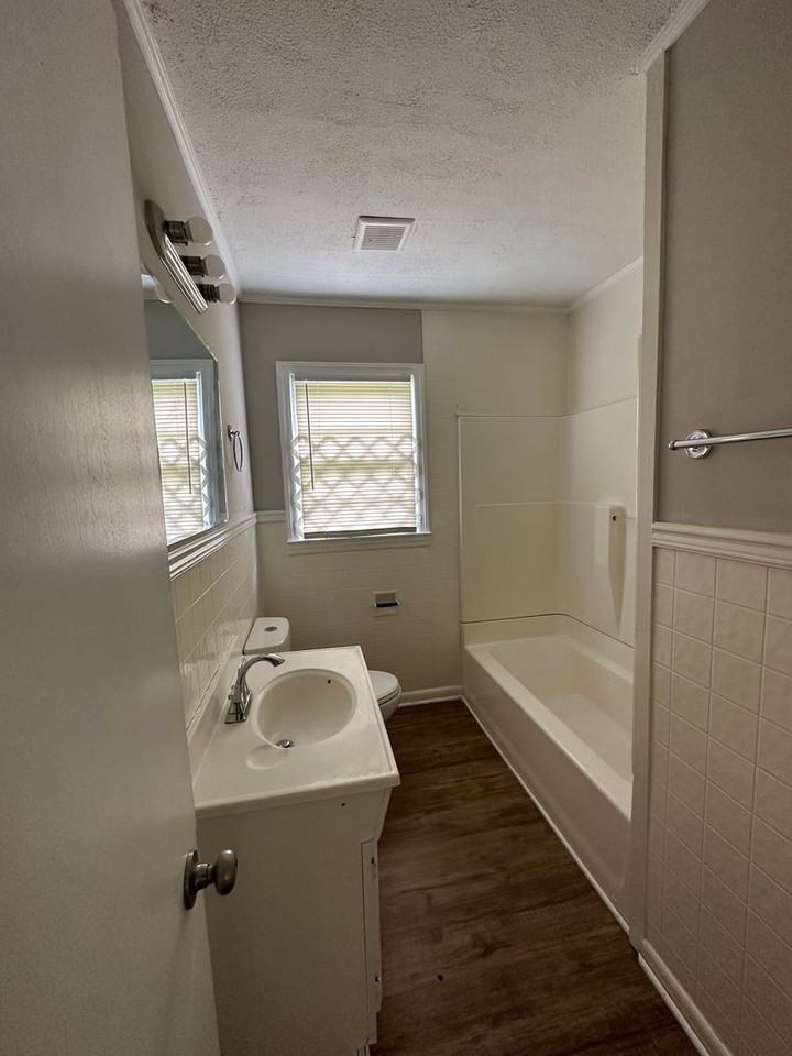 2601 2nd St Nw - Photo 5 of 8