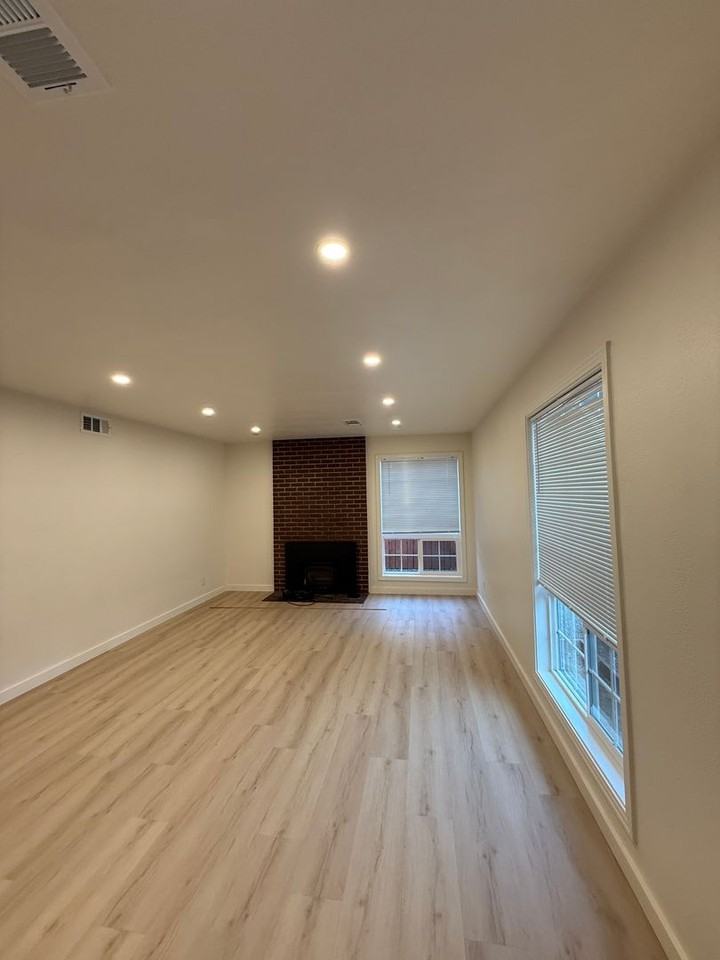 770 Topaz Dr - Photo 4 of 16