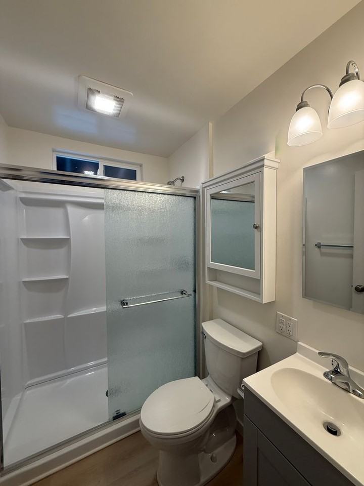 770 Topaz Dr - Photo 5 of 16