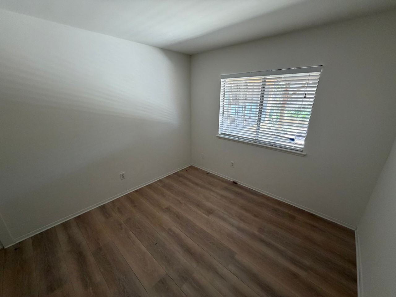 18824 Highcastle St - Photo 7 of 16