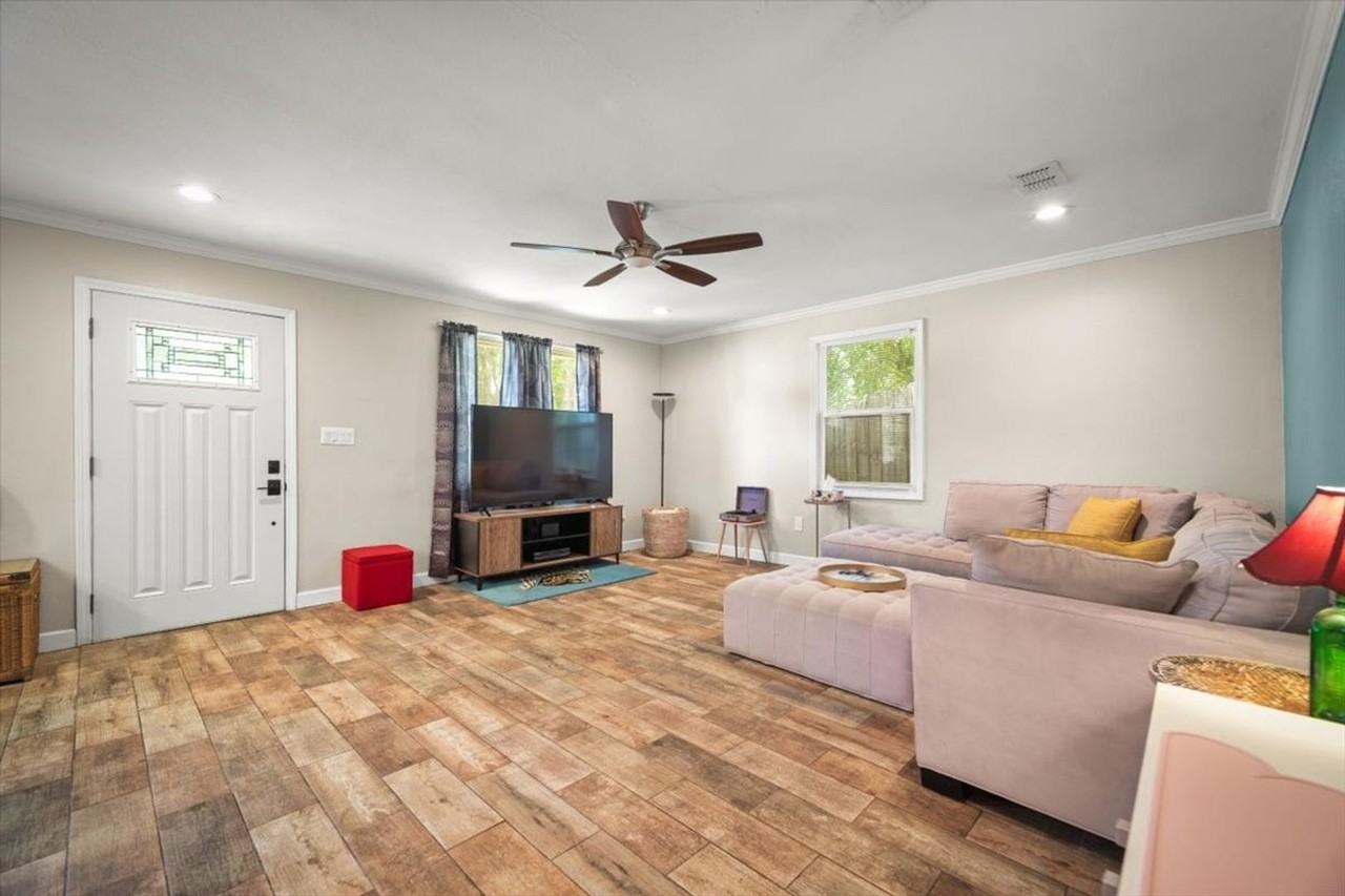 2032 Inwood Ter - Photo 2 of 27