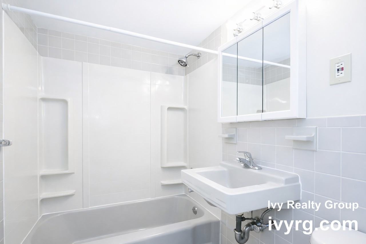 1105 Lexington St #7-3 - Photo 5 of 12