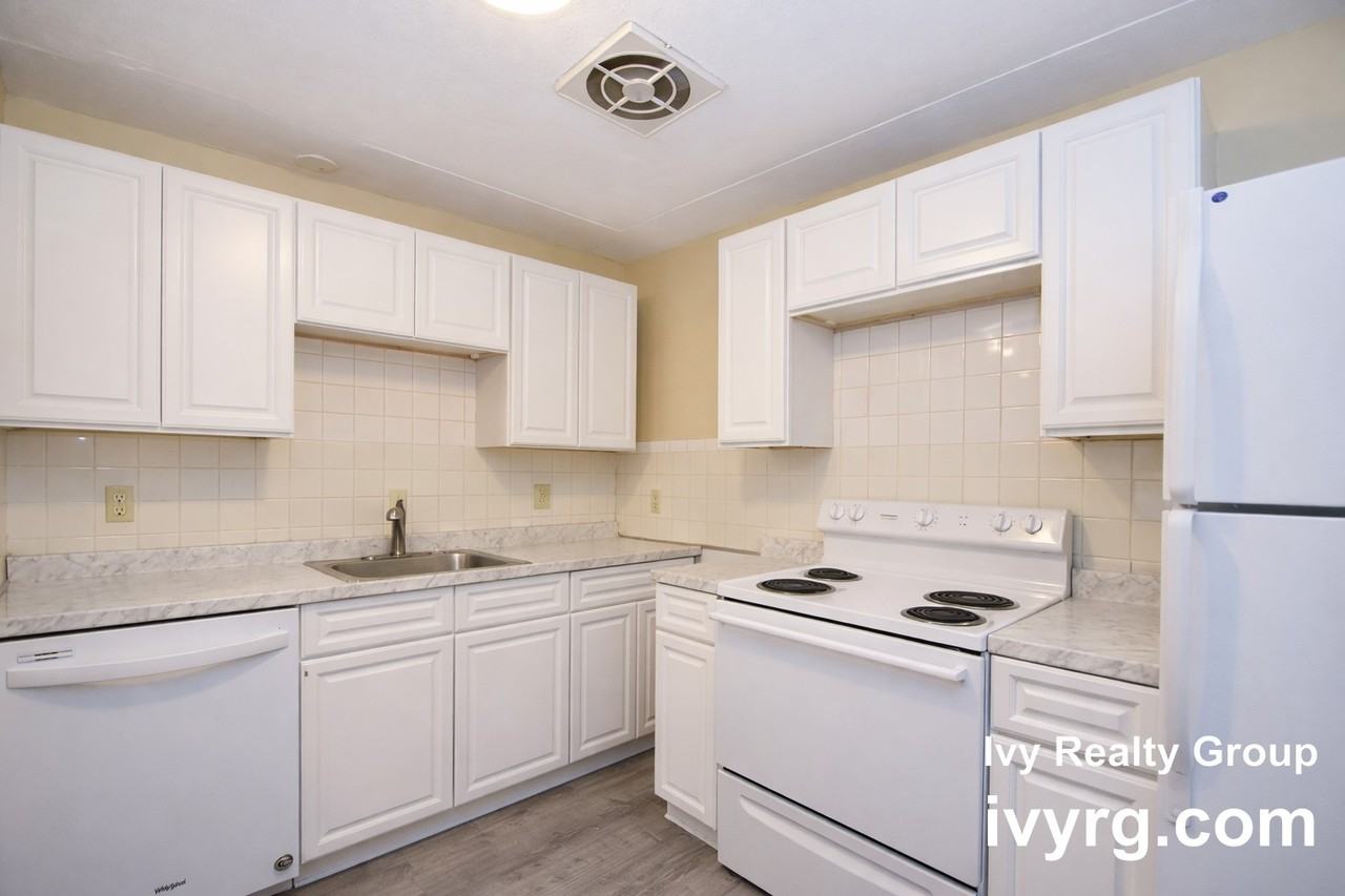 1105 Lexington St #7-3 - Photo 6 of 12