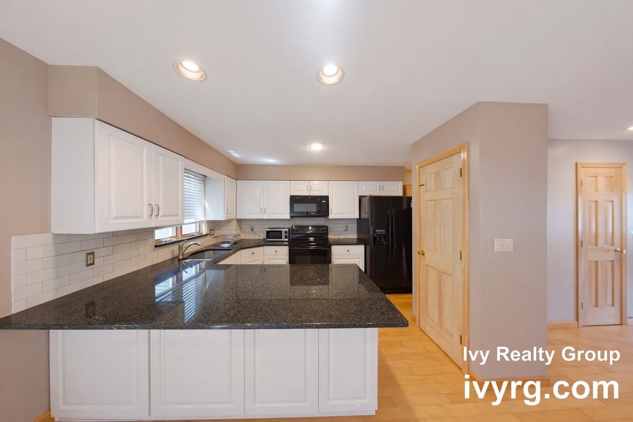 465 Fellsway E #465 - Photo 4 of 18