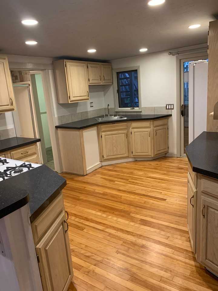 Scott St #1 - Photo 2 of 7