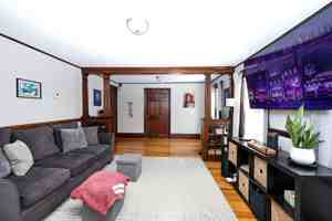 featured image of 65 Clifford St #2