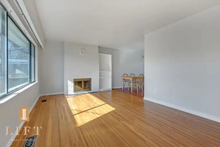 9460 Pinewell Cres #9460 - Photo 2 of 19