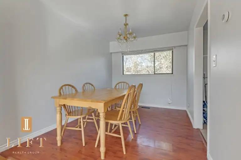 9460 Pinewell Cres #9460 - Photo 4 of 19