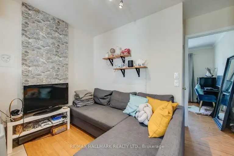 96 Hertle Ave - Photo 2 of 10