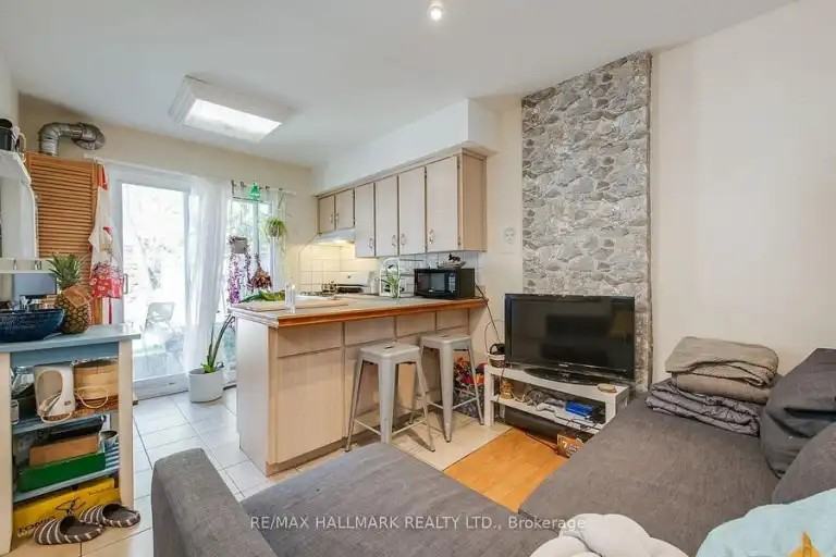 96 Hertle Ave - Photo 7 of 10