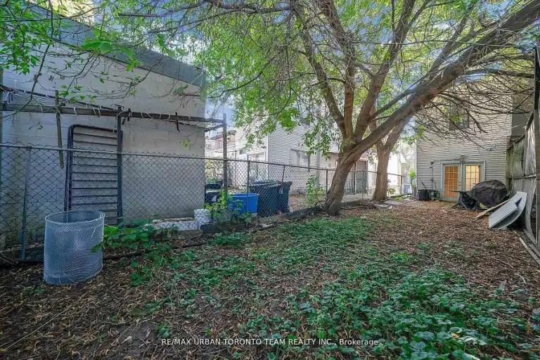 880 Dundas St E #1 - Photo 2 of 9