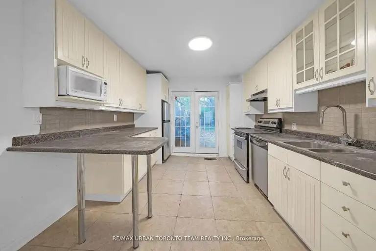 880 Dundas St E #1 - Photo 3 of 9