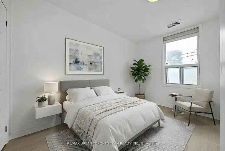 880 Dundas St E #1 - Photo 6 of 9