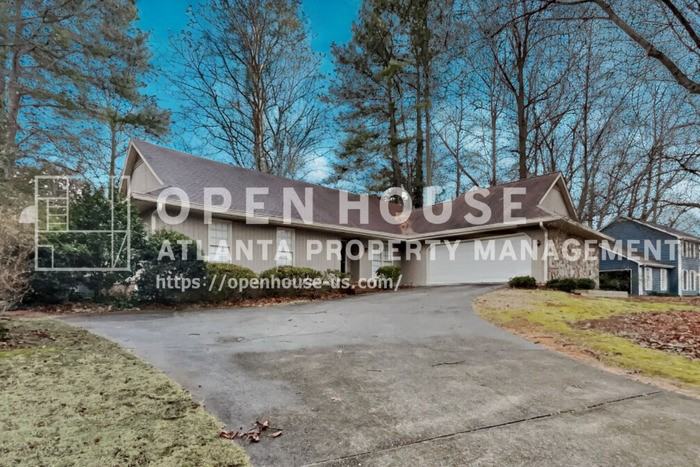 3350 Turtle Lake Club Dr Se