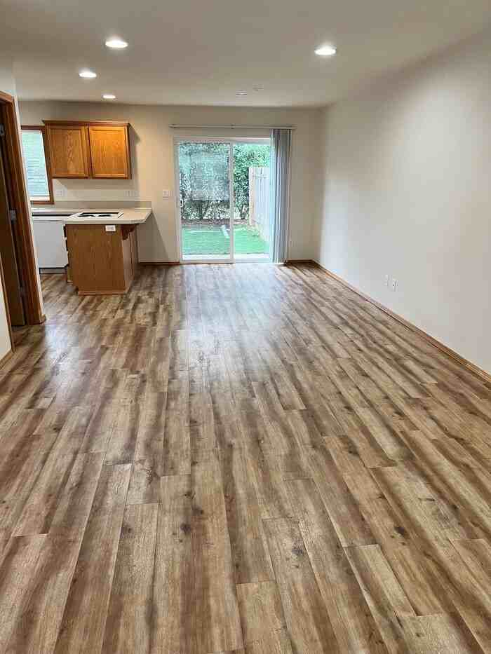 445 S Ivy St - Photo 4 of 15