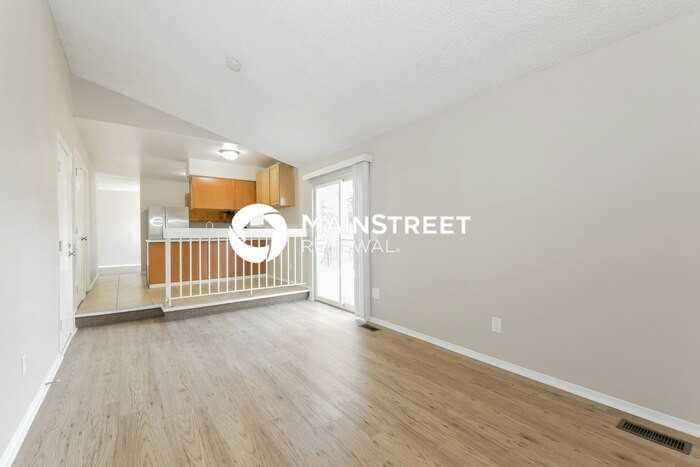 9661 Adams St - Photo 5 of 18