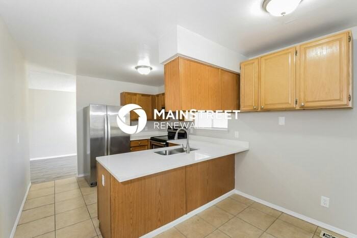 9661 Adams St - Photo 6 of 18