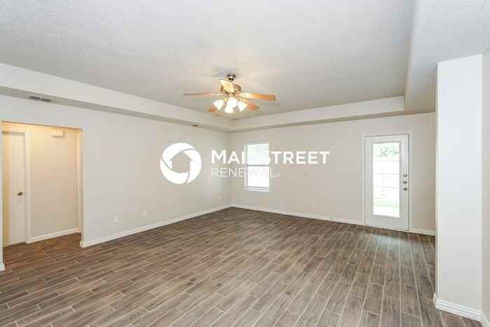 1212 Beechwood Ln - Photo 3 of 16