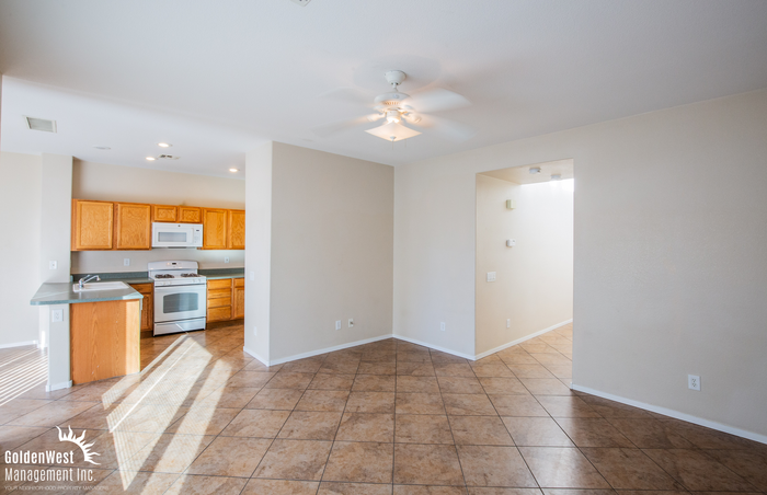 7121 River Meadows Ave - Photo 3 of 17