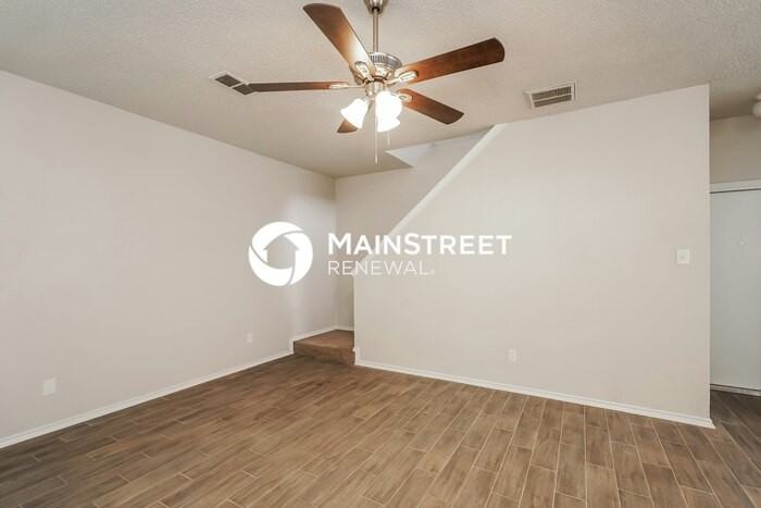 1409 Hackamore St - Photo 2 of 19