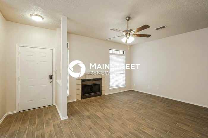 1409 Hackamore St - Photo 4 of 19