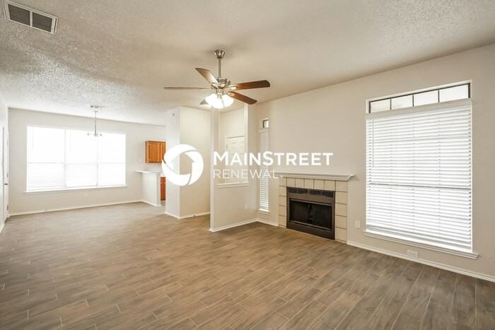 1409 Hackamore St - Photo 5 of 19