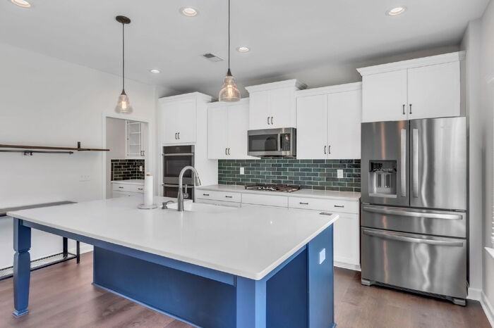 1018 Waterside Dr - Photo 2 of 28