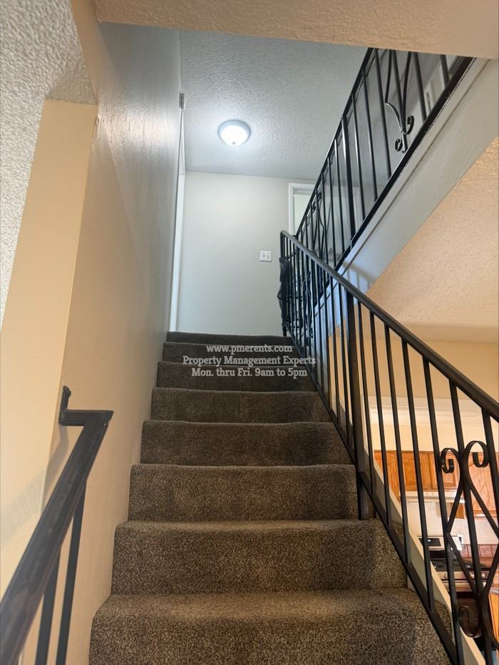 412 Coventry Dr - Photo 3 of 5