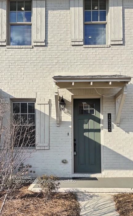 1022 Windsor Dr - Photo 3 of 34