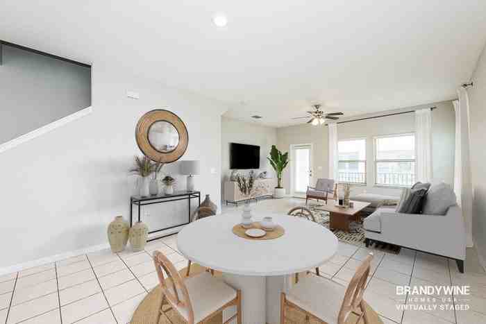 5564 Mercado Dr - Photo 3 of 32