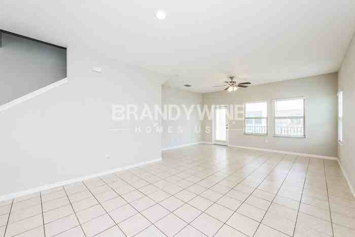 5564 Mercado Dr - Photo 4 of 32