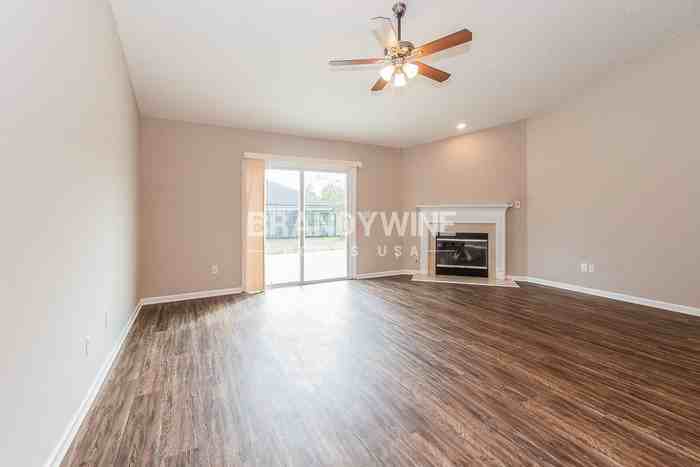 11921 Dover Village Dr W - Photo 4 of 20