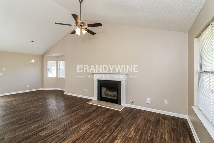 155 Woodbridge Dr - Photo 2 of 20