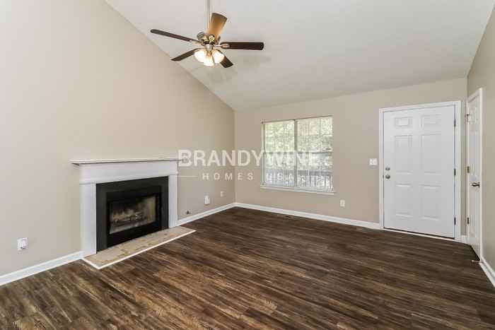 155 Woodbridge Dr - Photo 4 of 20