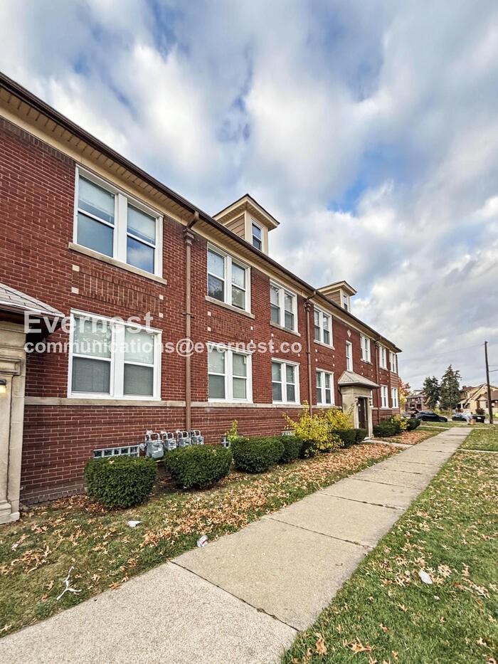 9351 Woodside St #3 - Photo 2 of 21