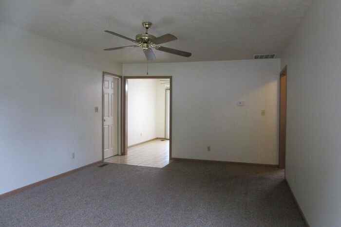 1646 Country Walk Ct #1648 - Photo 3 of 10