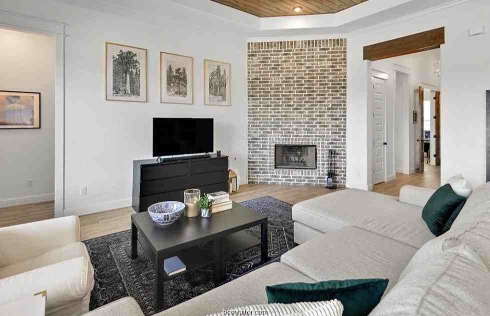 5013 Greenstone Way - Photo 3 of 11