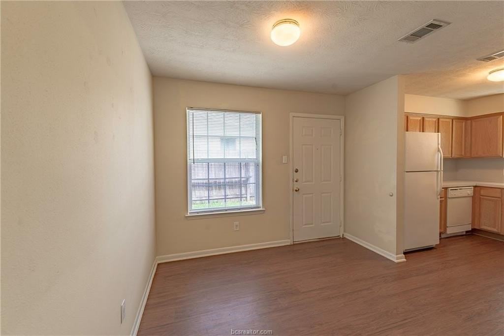 2418 Brittain Ct - Photo 6 of 18