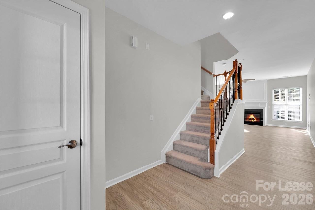 15544 Canmore St - Photo 2 of 27