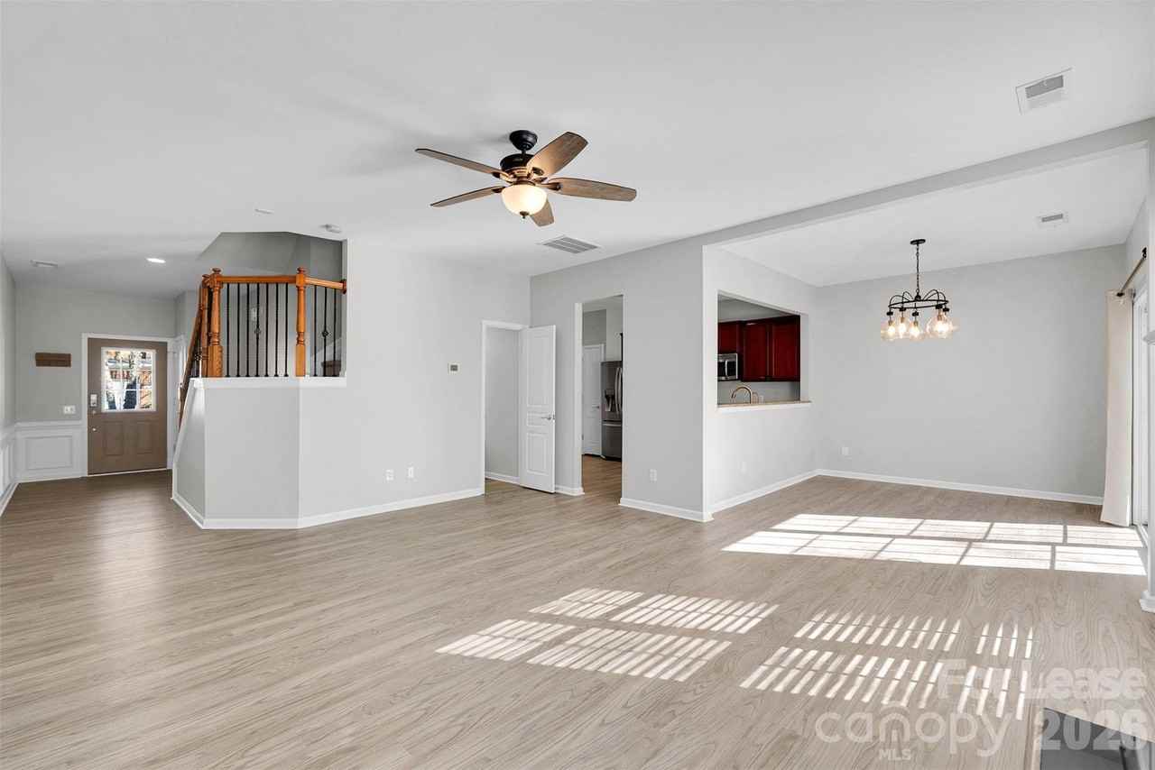 15544 Canmore St - Photo 5 of 27