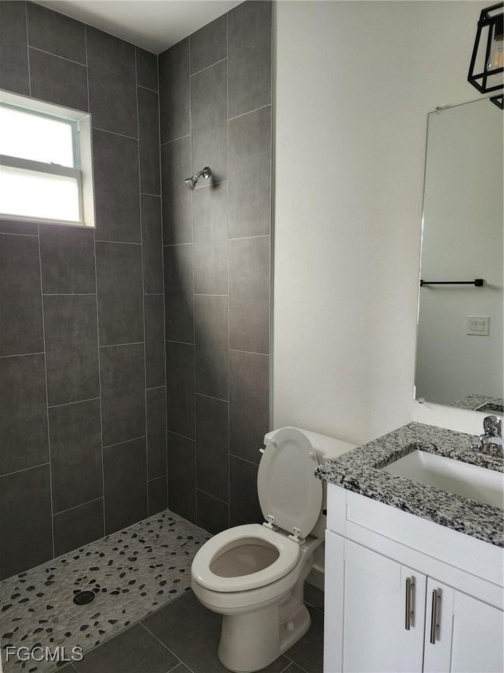 2431 Lola Ave - Photo 5 of 10