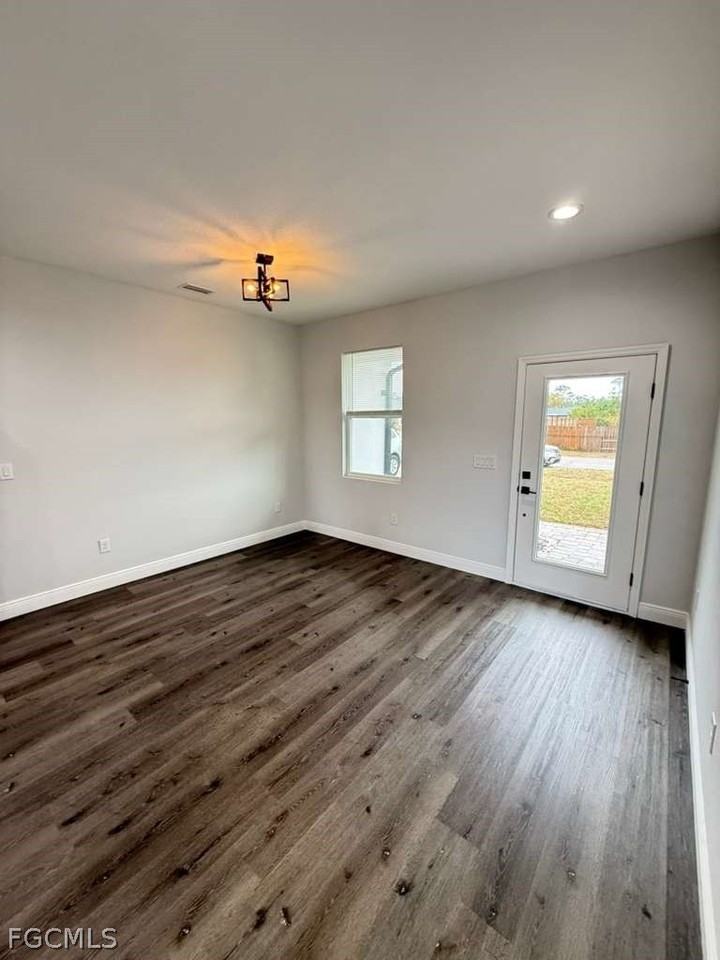 13363 Drysdale Ave - Photo 7 of 17